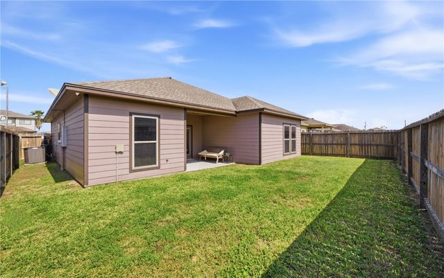 7649 Sable Creek Dr, Corpus Christi, TX 78414