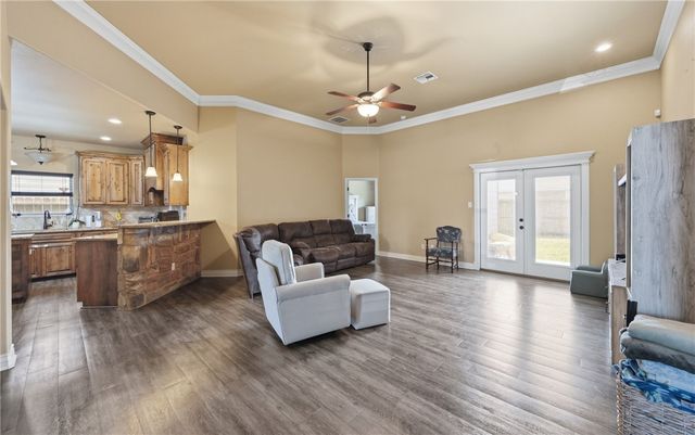 7649 Sable Creek Dr, Corpus Christi, TX 78414