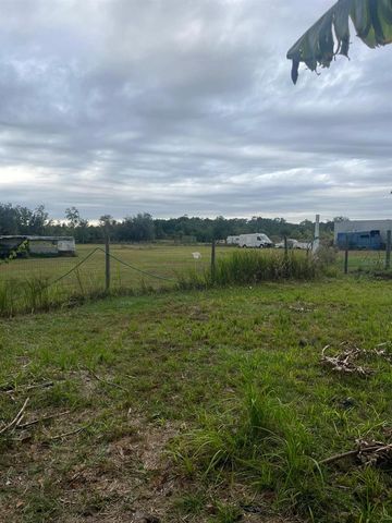 24 HAMMONS WAY, Frostproof, FL 33843