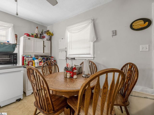 1068 Crosby Lane, Spartanburg, SC 29303