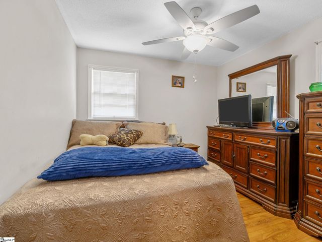 1068 Crosby Lane, Spartanburg, SC 29303