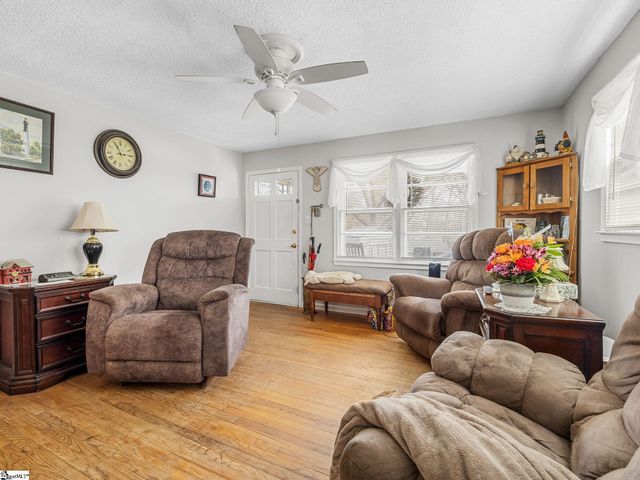 1068 Crosby Lane, Spartanburg, SC 29303