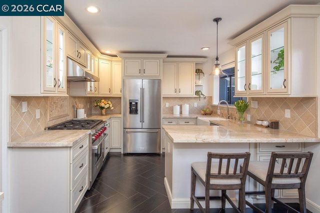 4315 Atlas Ave, Oakland, CA 94619