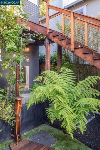4315 Atlas Ave, Oakland, CA 94619
