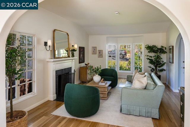 4315 Atlas Ave, Oakland, CA 94619