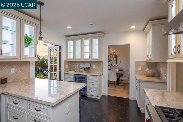 4315 Atlas Ave, Oakland, CA 94619