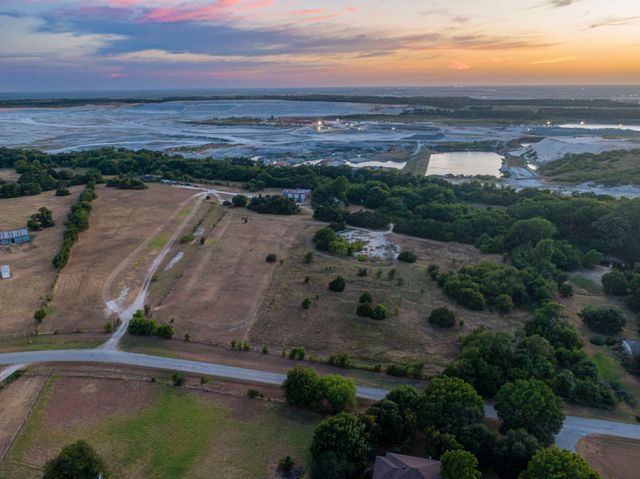 3441 Bluegrass Drive, Midlothian, TX 76065