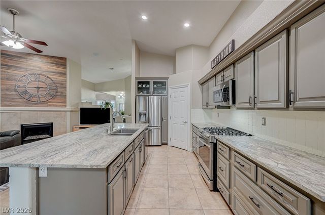 2115 HANDEL Avenue, Henderson, NV 89052