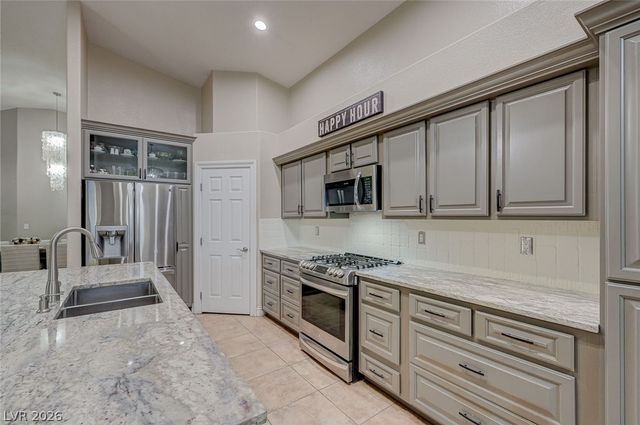 2115 HANDEL Avenue, Henderson, NV 89052