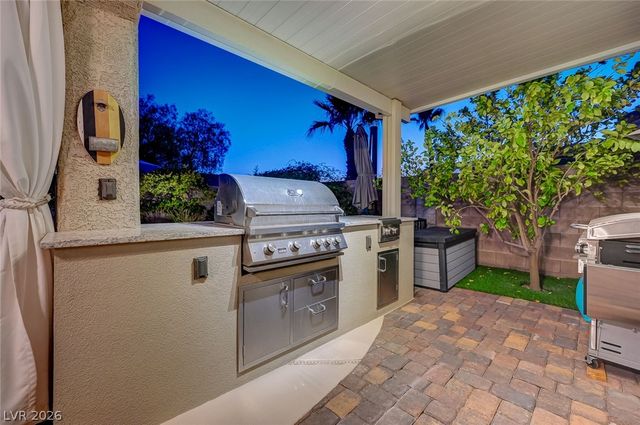 2115 HANDEL Avenue, Henderson, NV 89052