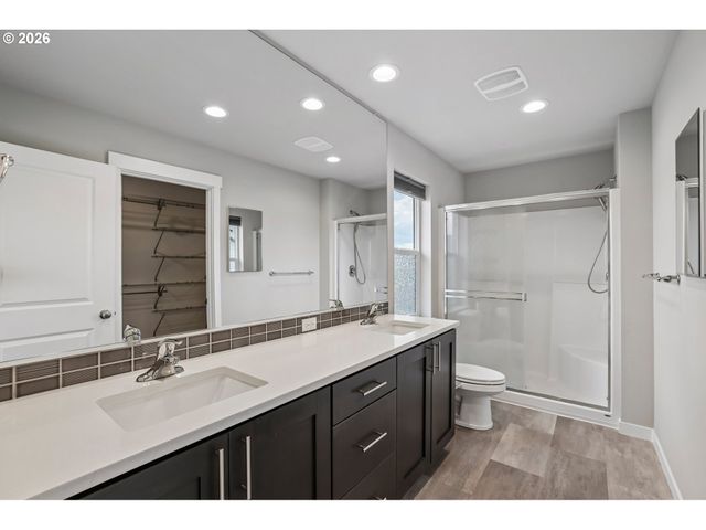 8702 N 5TH St, Ridgefield, WA 98642