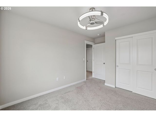 8702 N 5TH St, Ridgefield, WA 98642