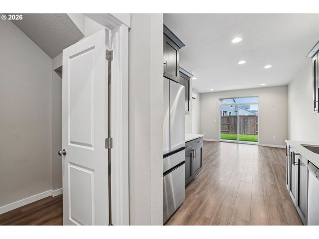 8702 N 5TH St, Ridgefield, WA 98642