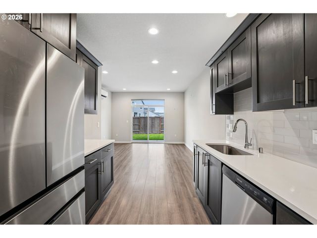 8702 N 5TH St, Ridgefield, WA 98642
