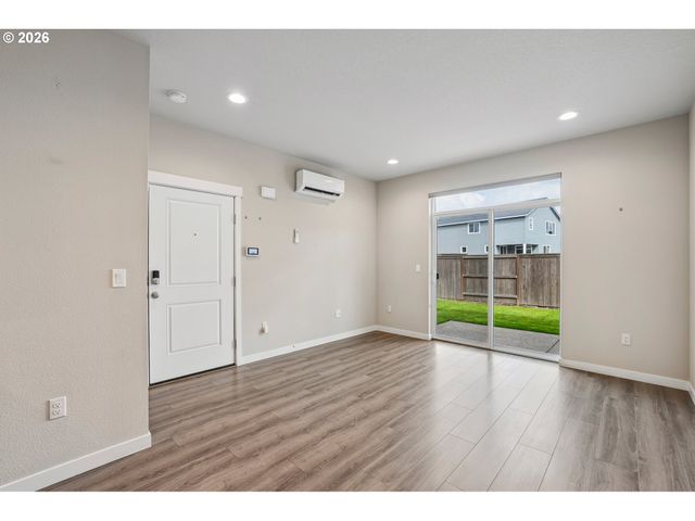 8702 N 5TH St, Ridgefield, WA 98642