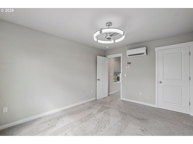 8702 N 5TH St, Ridgefield, WA 98642