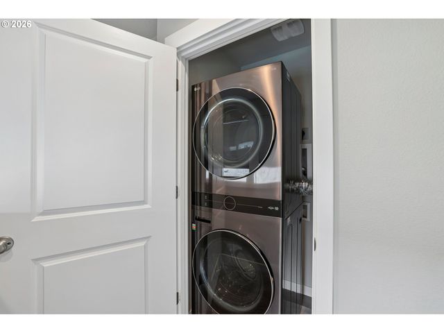 8702 N 5TH St, Ridgefield, WA 98642