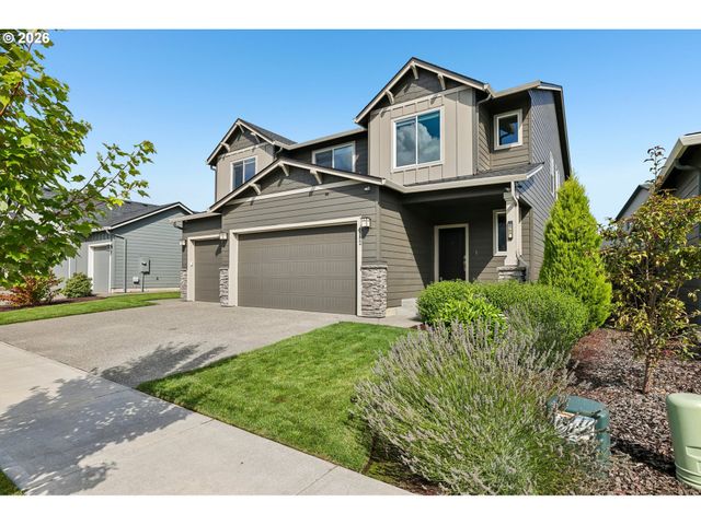 8702 N 5TH St, Ridgefield, WA 98642
