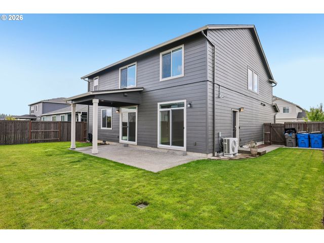 8702 N 5TH St, Ridgefield, WA 98642