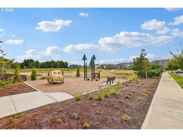 8702 N 5TH St, Ridgefield, WA 98642