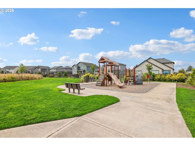 8702 N 5TH St, Ridgefield, WA 98642
