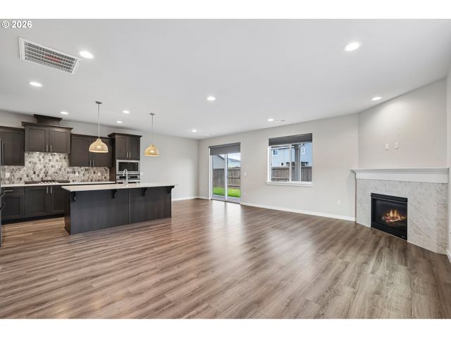 8702 N 5TH St, Ridgefield, WA 98642
