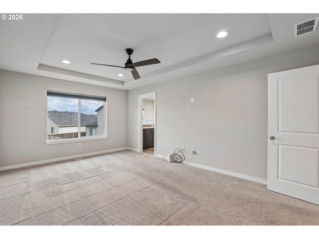 8702 N 5TH St, Ridgefield, WA 98642