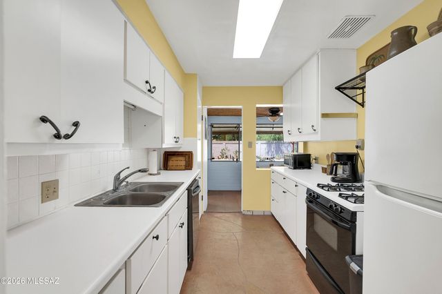 2841 N Bentley Avenue, Tucson, AZ 85716