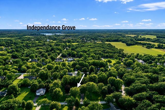 2257 Shannondale Drive, Green Oaks, IL 60048