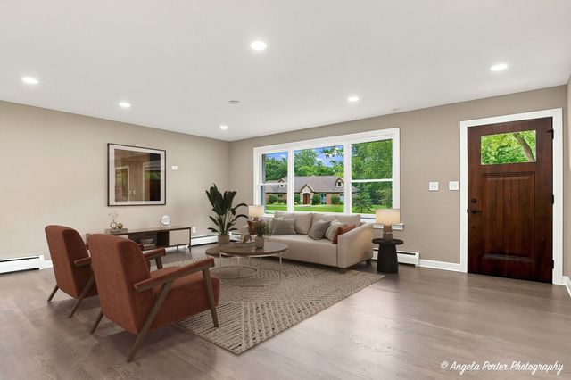 2257 Shannondale Drive, Green Oaks, IL 60048