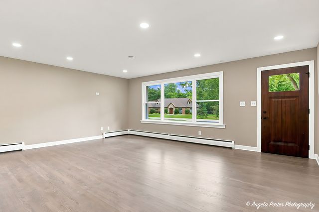 2257 Shannondale Drive, Green Oaks, IL 60048