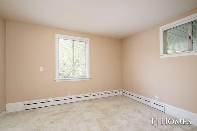 2914 Cascade Road Se, East Grand Rapids, MI 49506