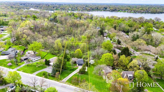 2914 Cascade Road Se, East Grand Rapids, MI 49506