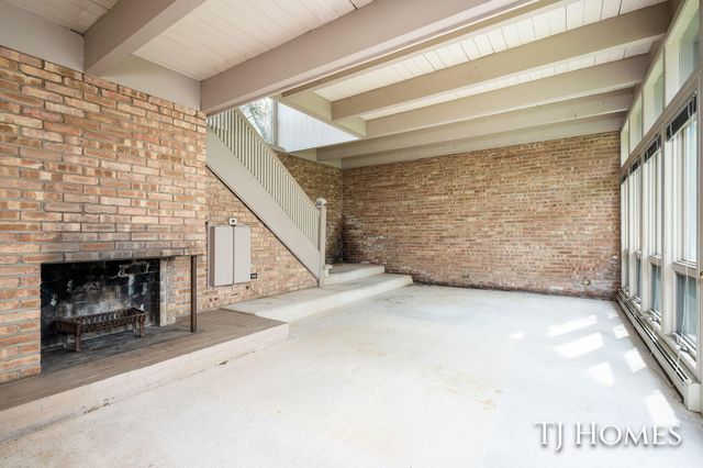 2914 Cascade Road Se, East Grand Rapids, MI 49506