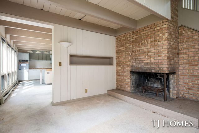 2914 Cascade Road Se, East Grand Rapids, MI 49506