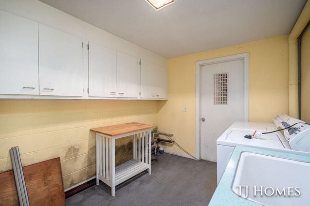 2914 Cascade Road Se, East Grand Rapids, MI 49506
