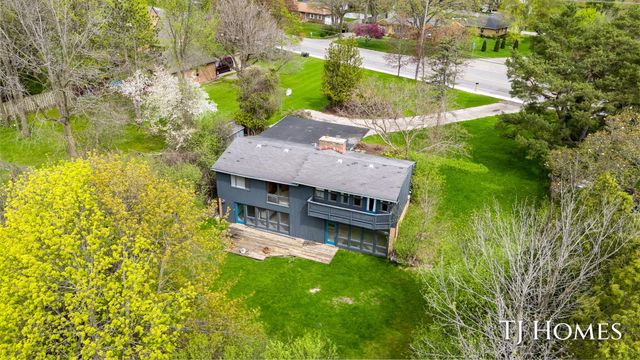 2914 Cascade Road Se, East Grand Rapids, MI 49506