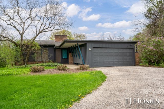 2914 Cascade Road Se, East Grand Rapids, MI 49506