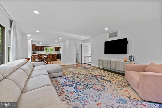 131 UNION MILL TER, Mount Laurel, NJ 08054
