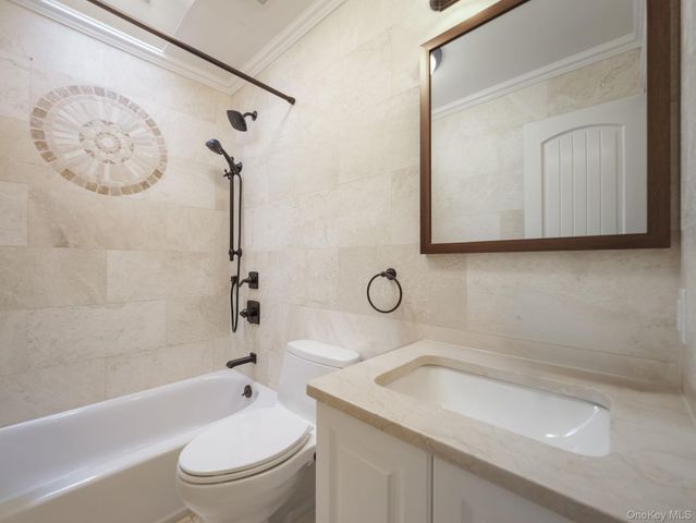 168 N Lincoln Street, Pearl River, NY 10965