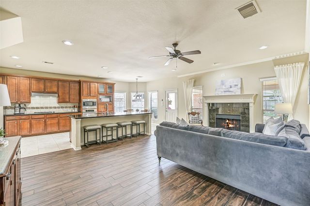1226 Martinez Court, Friendswood, TX 77546