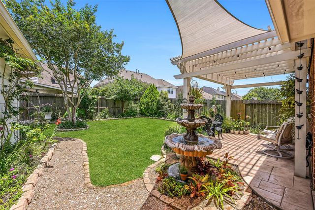 1226 Martinez Court, Friendswood, TX 77546