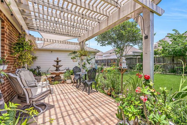 1226 Martinez Court, Friendswood, TX 77546