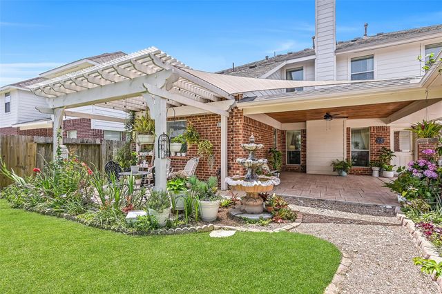 1226 Martinez Court, Friendswood, TX 77546