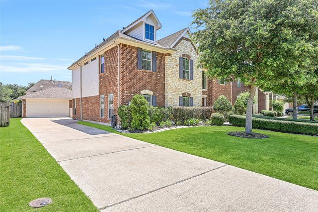1226 Martinez Court, Friendswood, TX 77546
