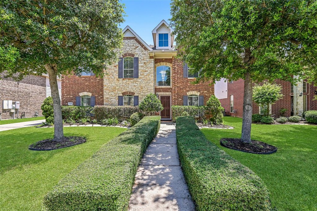 1226 Martinez Court, Friendswood, TX 77546