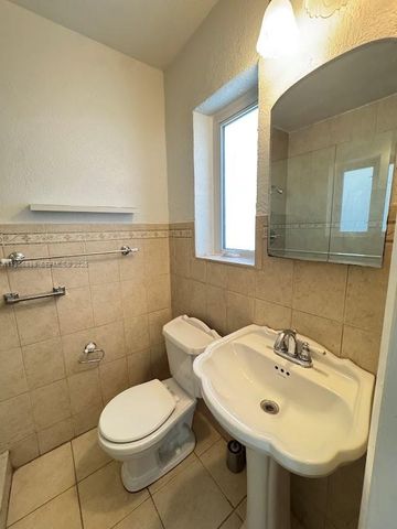 811 NE 70th St 0, Miami, FL 33138