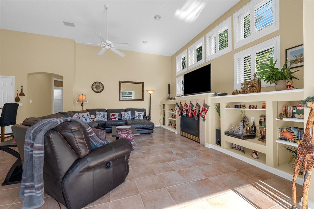 Image 14 of property listing at 9107 IVEY HILL COURT, Orlando, FL 32819