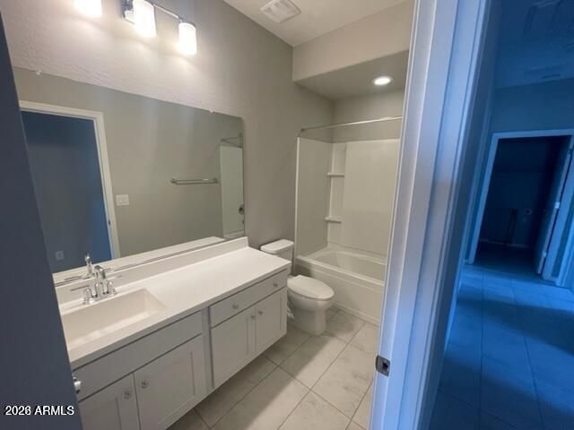 8746 W SAN JUAN Avenue, Glendale, AZ 85305