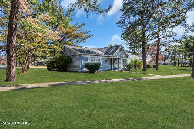 549A Mayfair Road, Manchester, NJ 08759